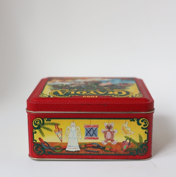 Vintage 1992 Crayola Tin with Original Crayons - Picture 8 of 12